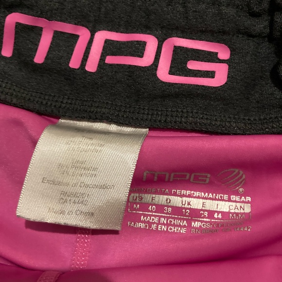 MPG Two Layer Running Shorts Women’s Size M - Picture 4 of 10